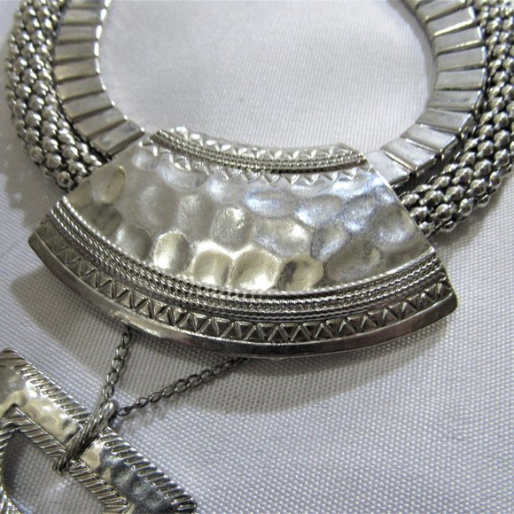SEXY SILVER TONE METAL NECKLACE EXCEL. COND. VINTAGE AMERICAN - Picture 4 of 8